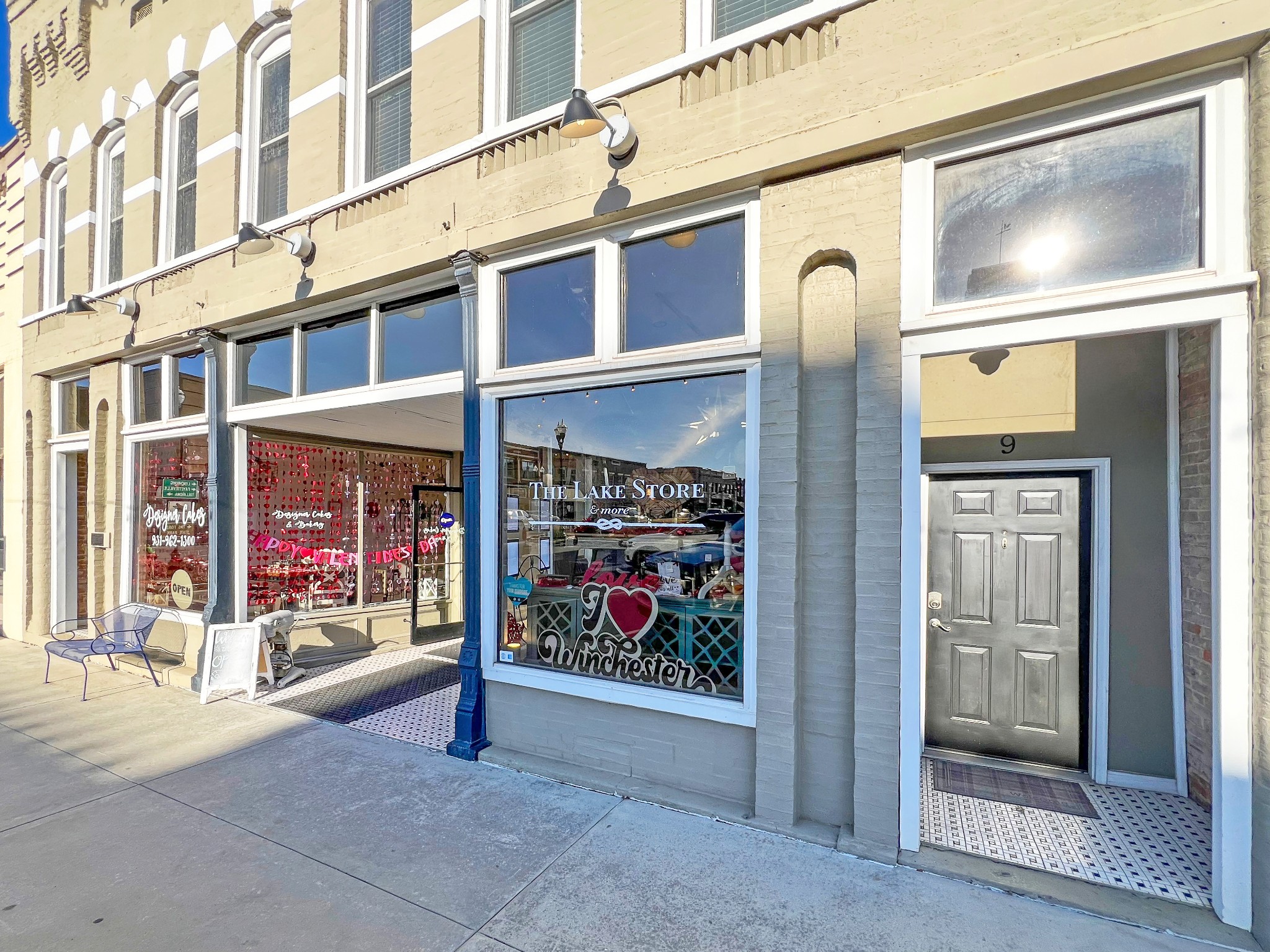 7 S College St