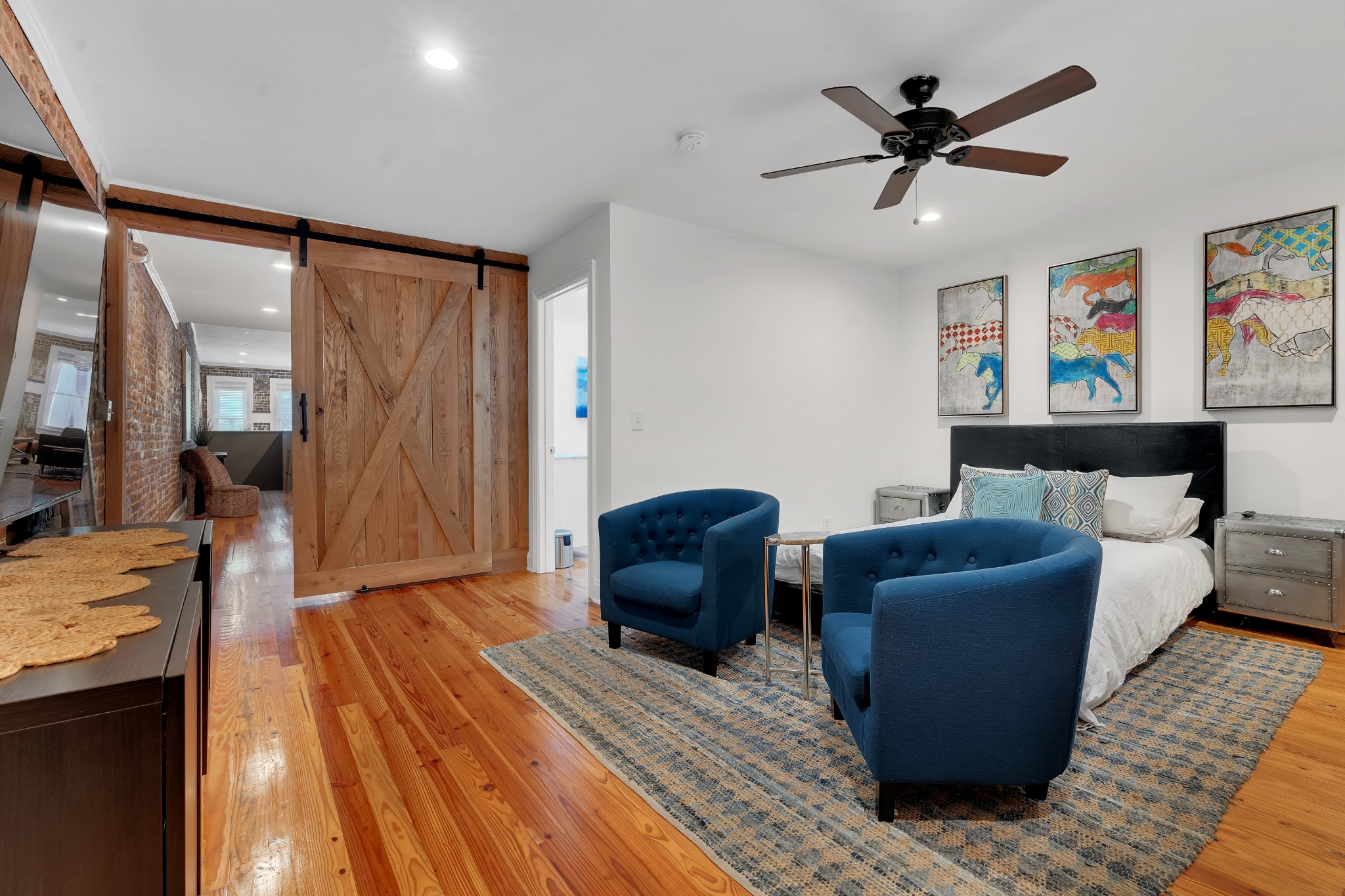 7 S College St