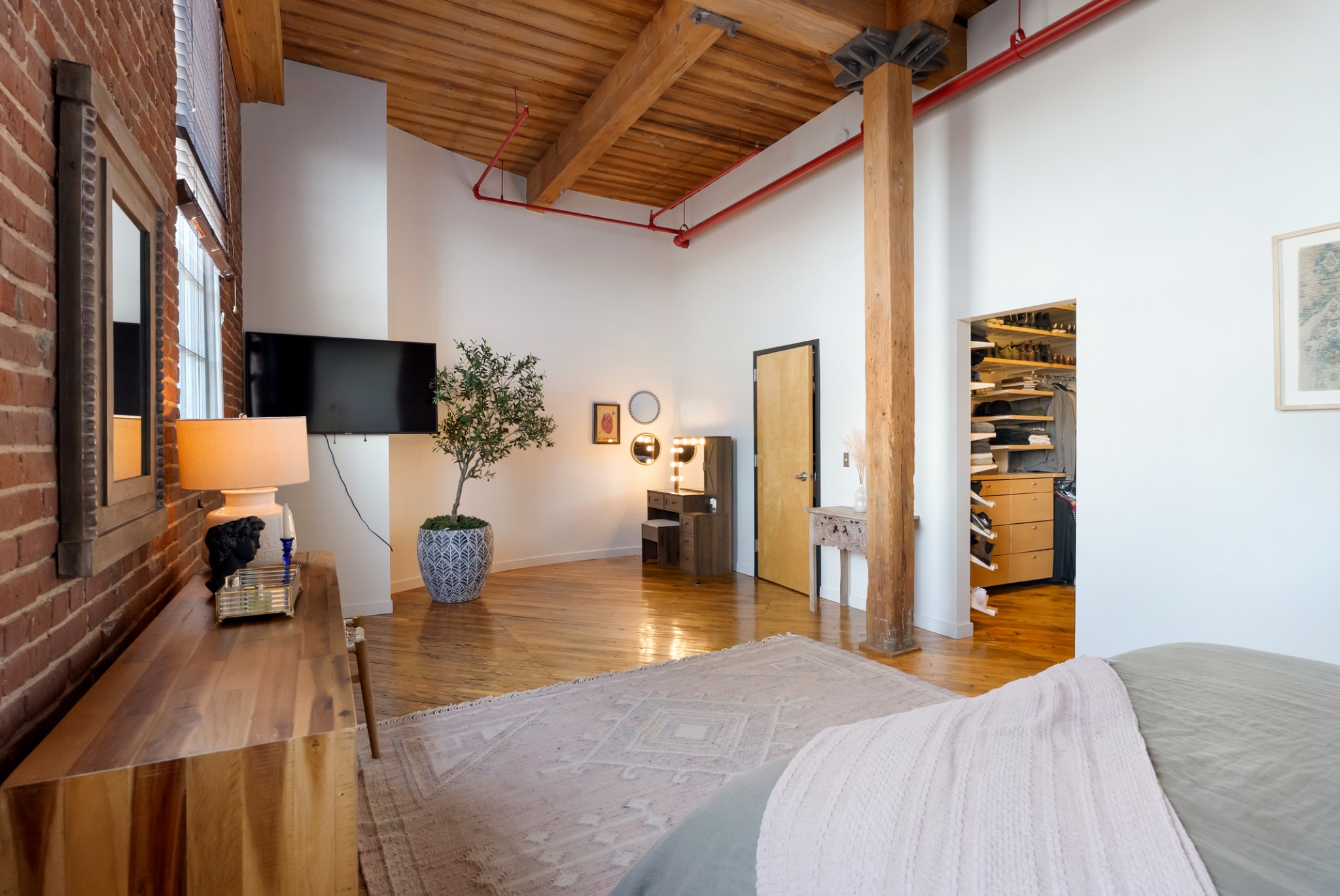 1400 Rosa L Parks Blvd Unit: 318