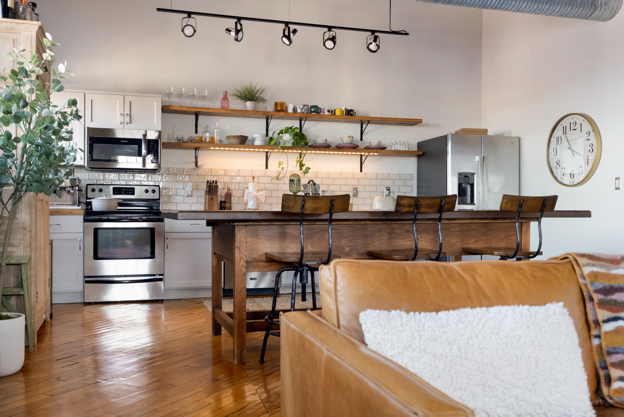 1400 Rosa L Parks Blvd Unit: 318