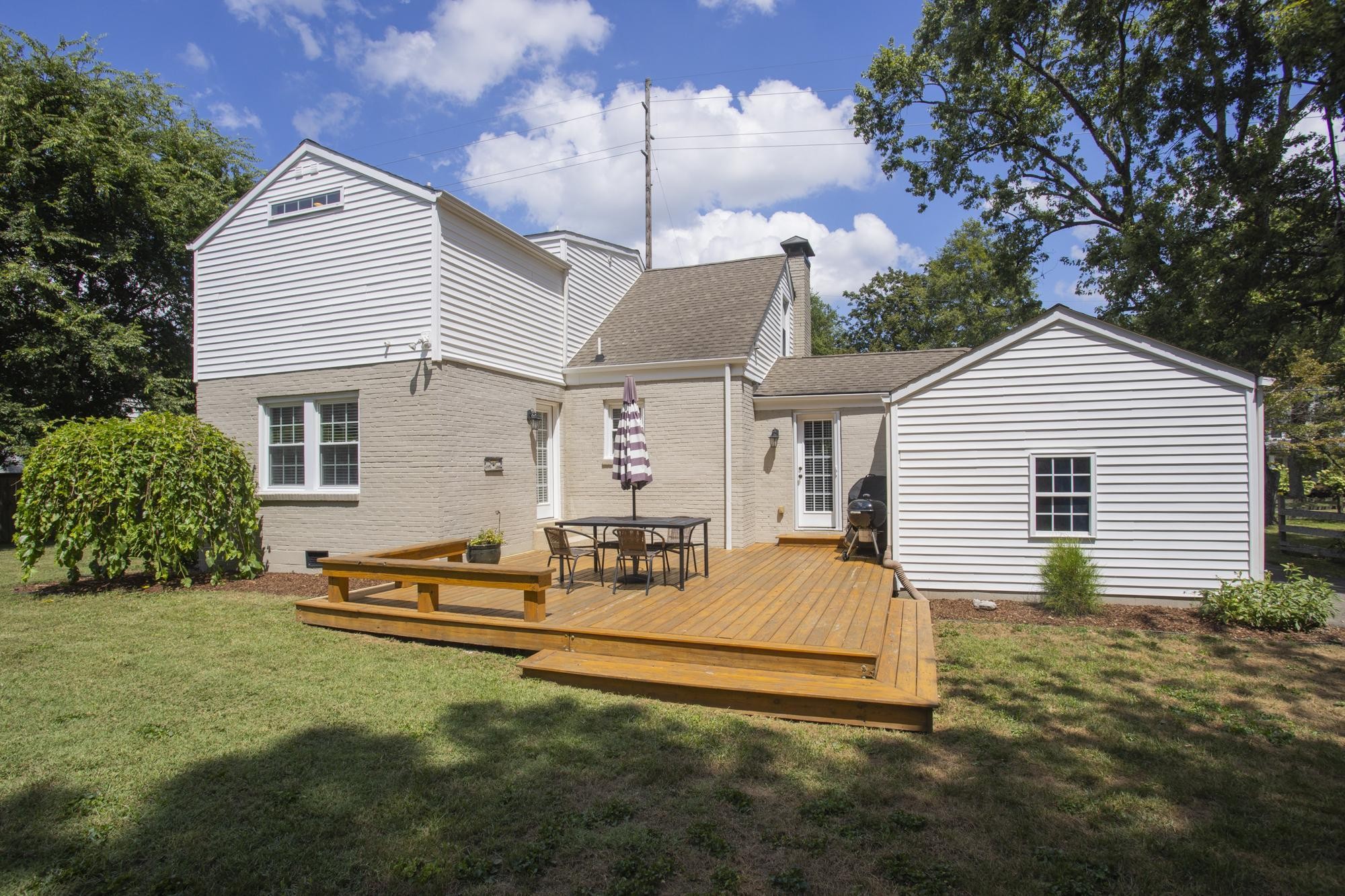 1502 Stratford Ave