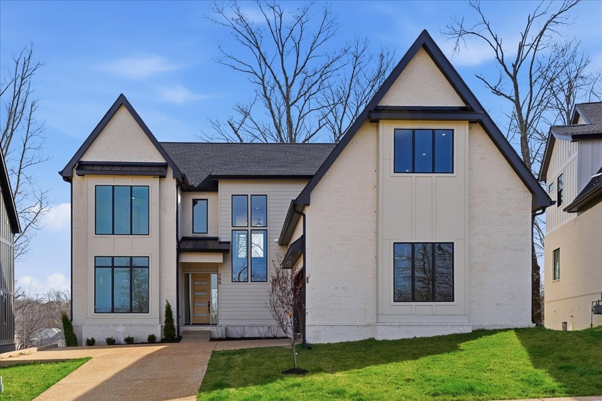 799 Summit Oaks Court