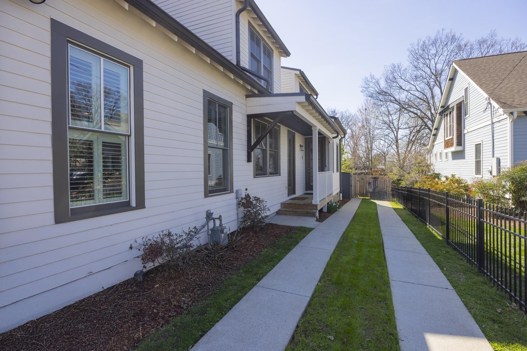 1208 Chapel Ave