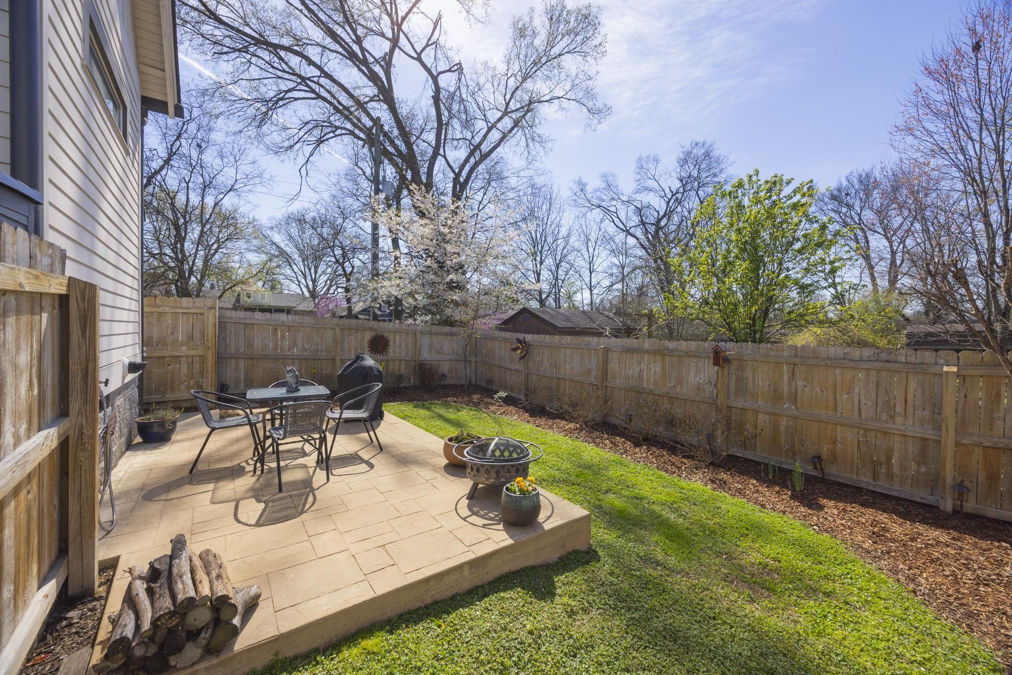 1208 Chapel Ave