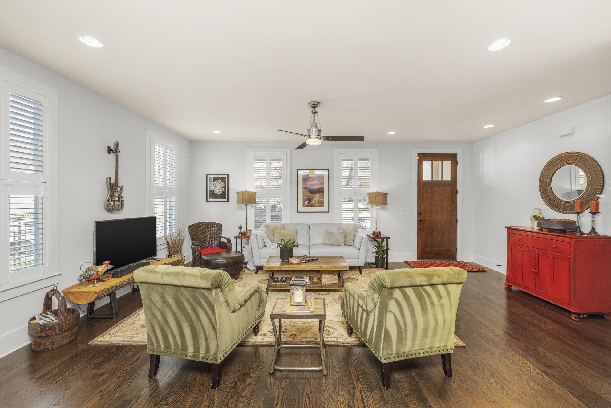 1208 Chapel Ave