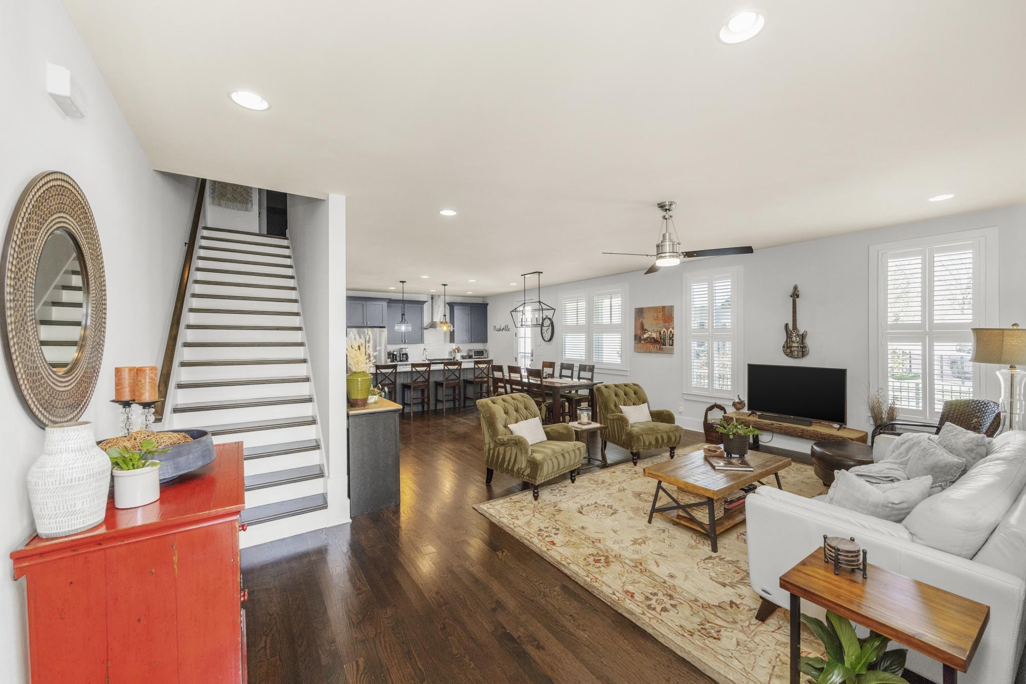1208 Chapel Ave