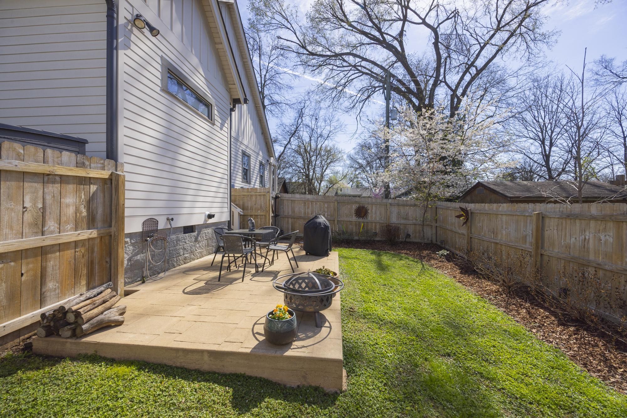 1208 Chapel Ave
