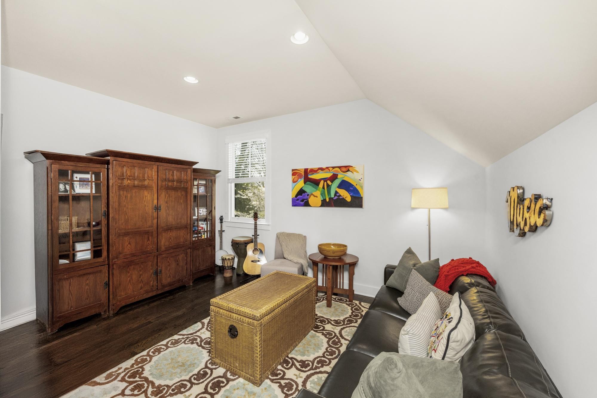 1208 Chapel Ave