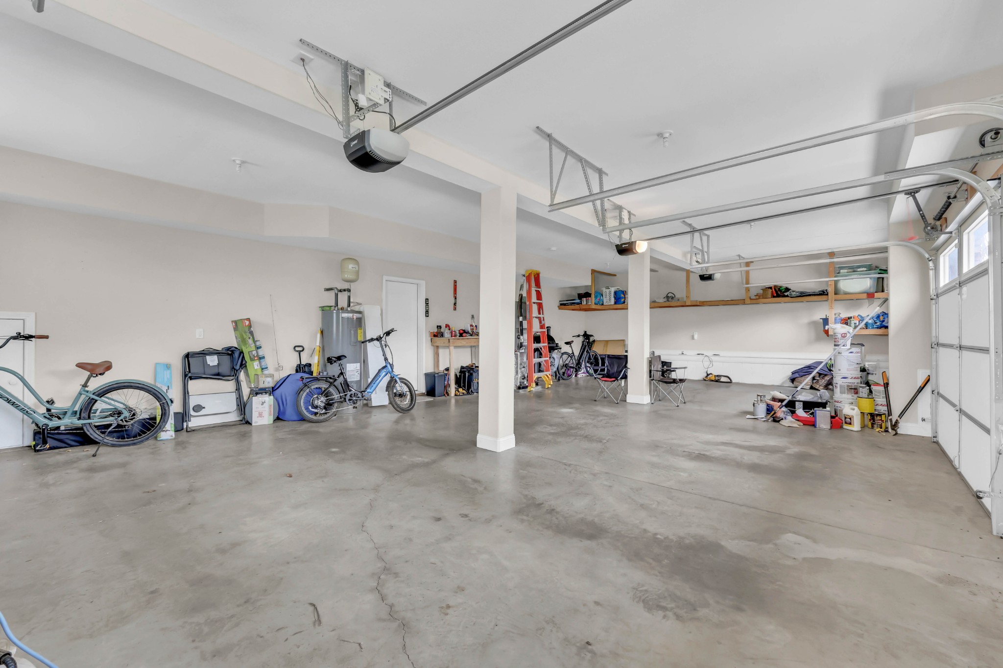 1729 Double R Blvd