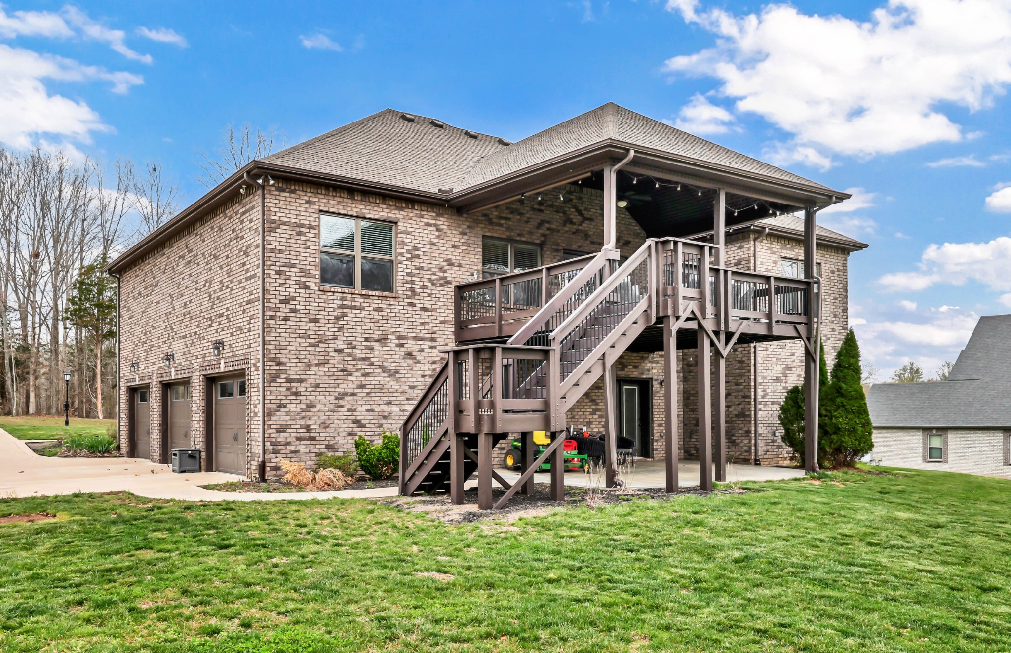 1729 Double R Blvd