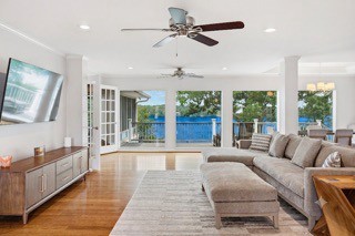 389 Green Harbor Rd