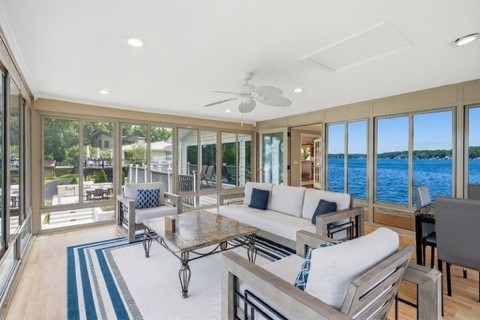 389 Green Harbor Rd