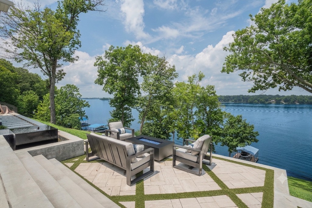 389 Green Harbor Rd