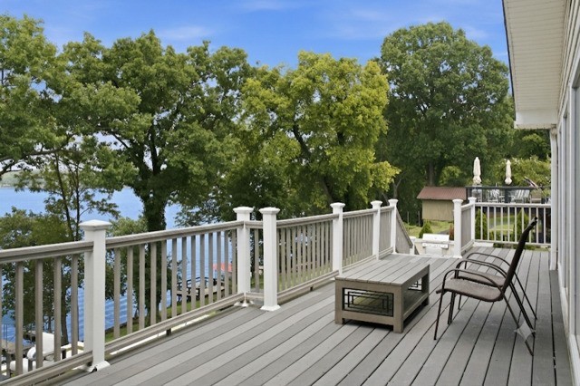 389 Green Harbor Rd