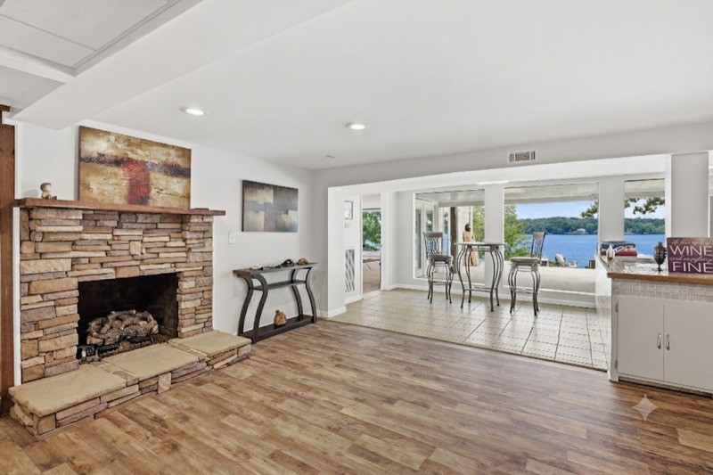 389 Green Harbor Rd