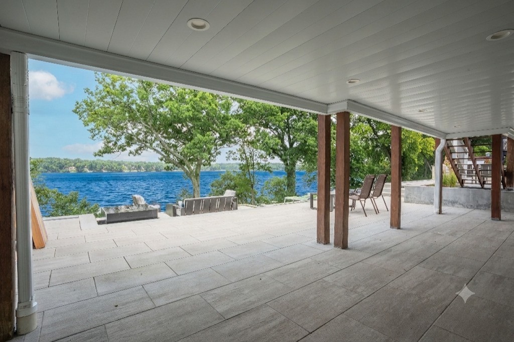 389 Green Harbor Rd