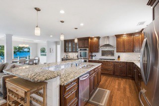 389 Green Harbor Rd