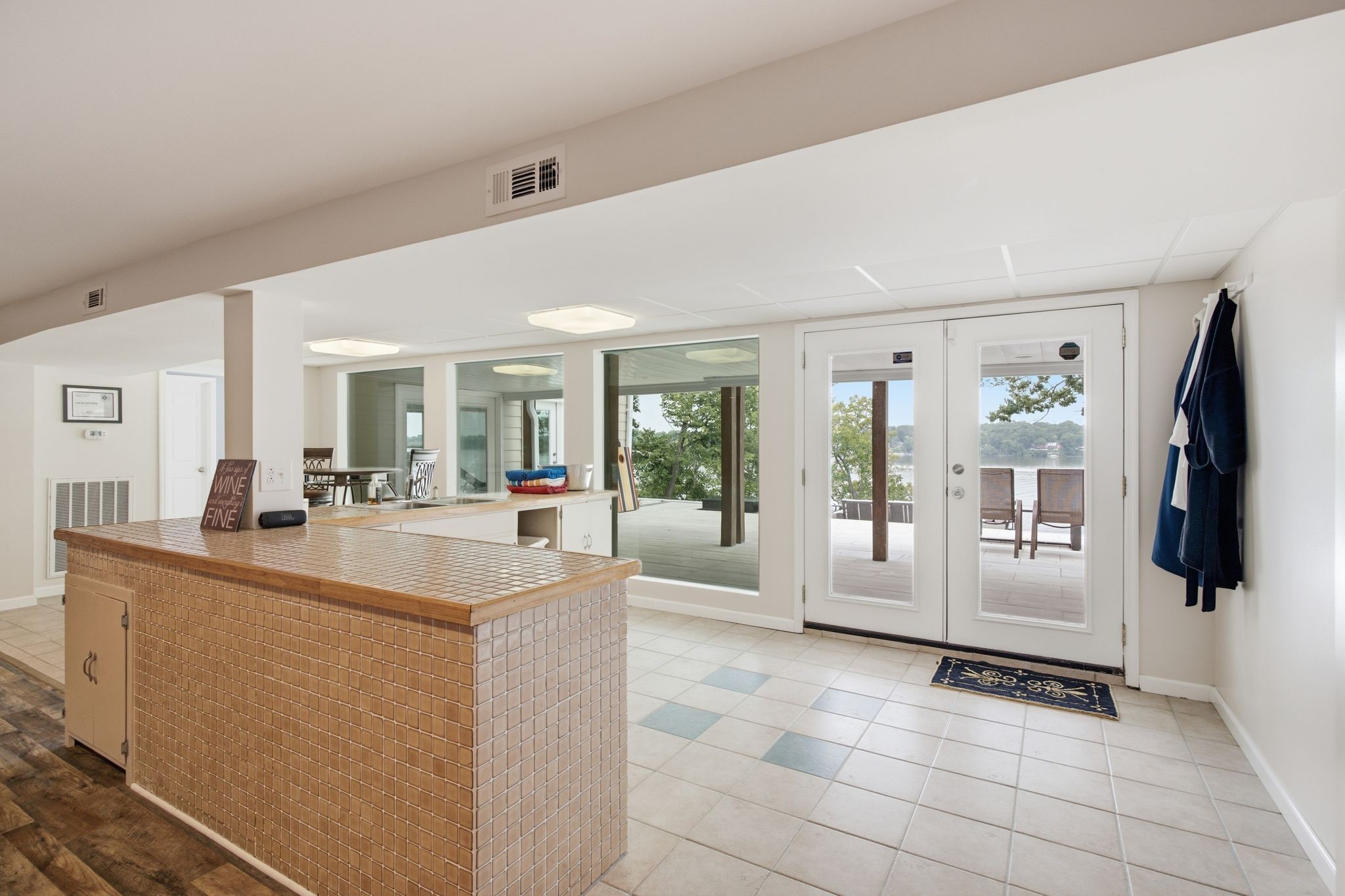 389 Green Harbor Rd