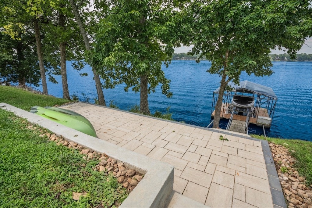 389 Green Harbor Rd