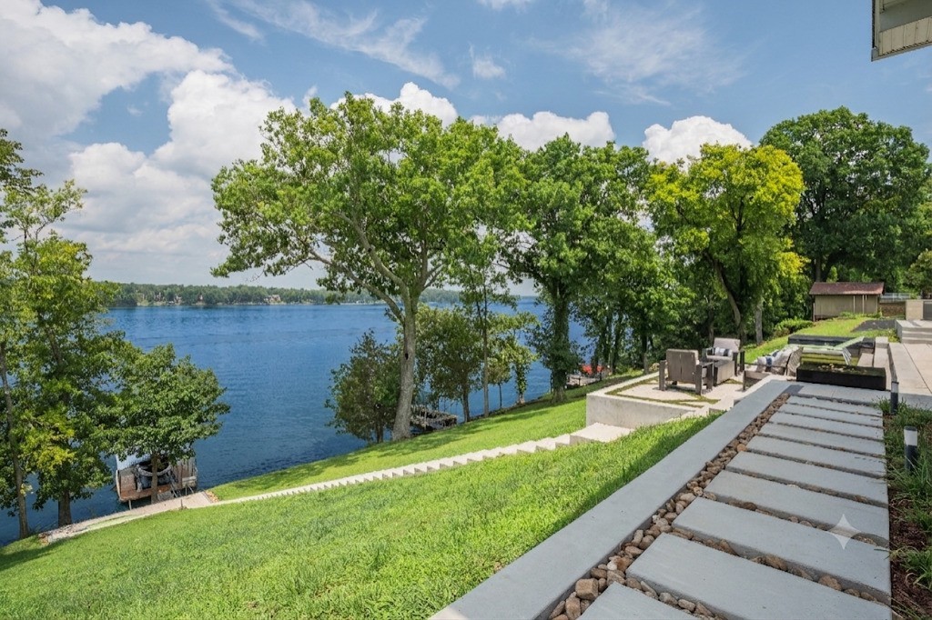 389 Green Harbor Rd