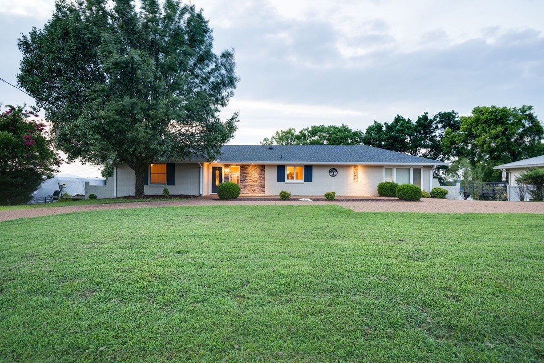 389 Green Harbor Rd