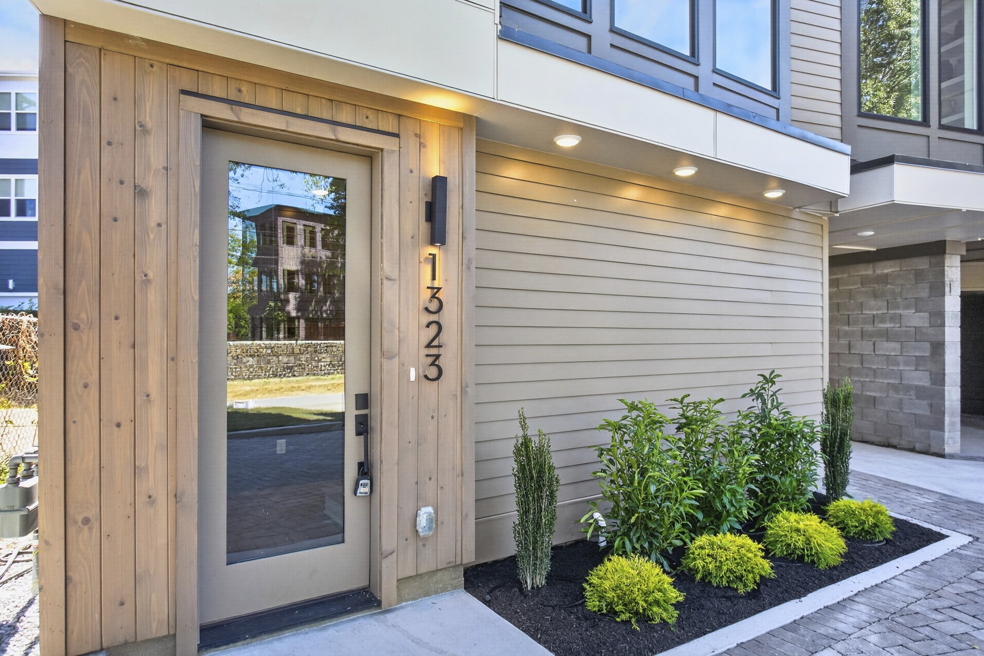 1323 Southside Cir