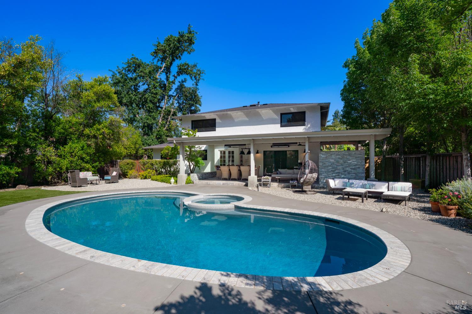 613 Harvest Ln