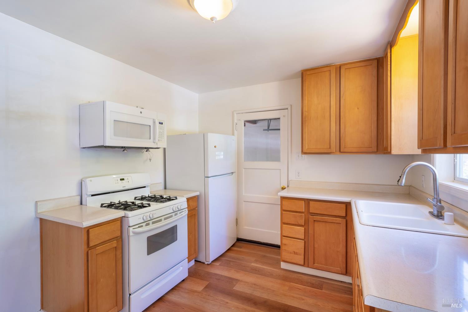 1233 Kearney St