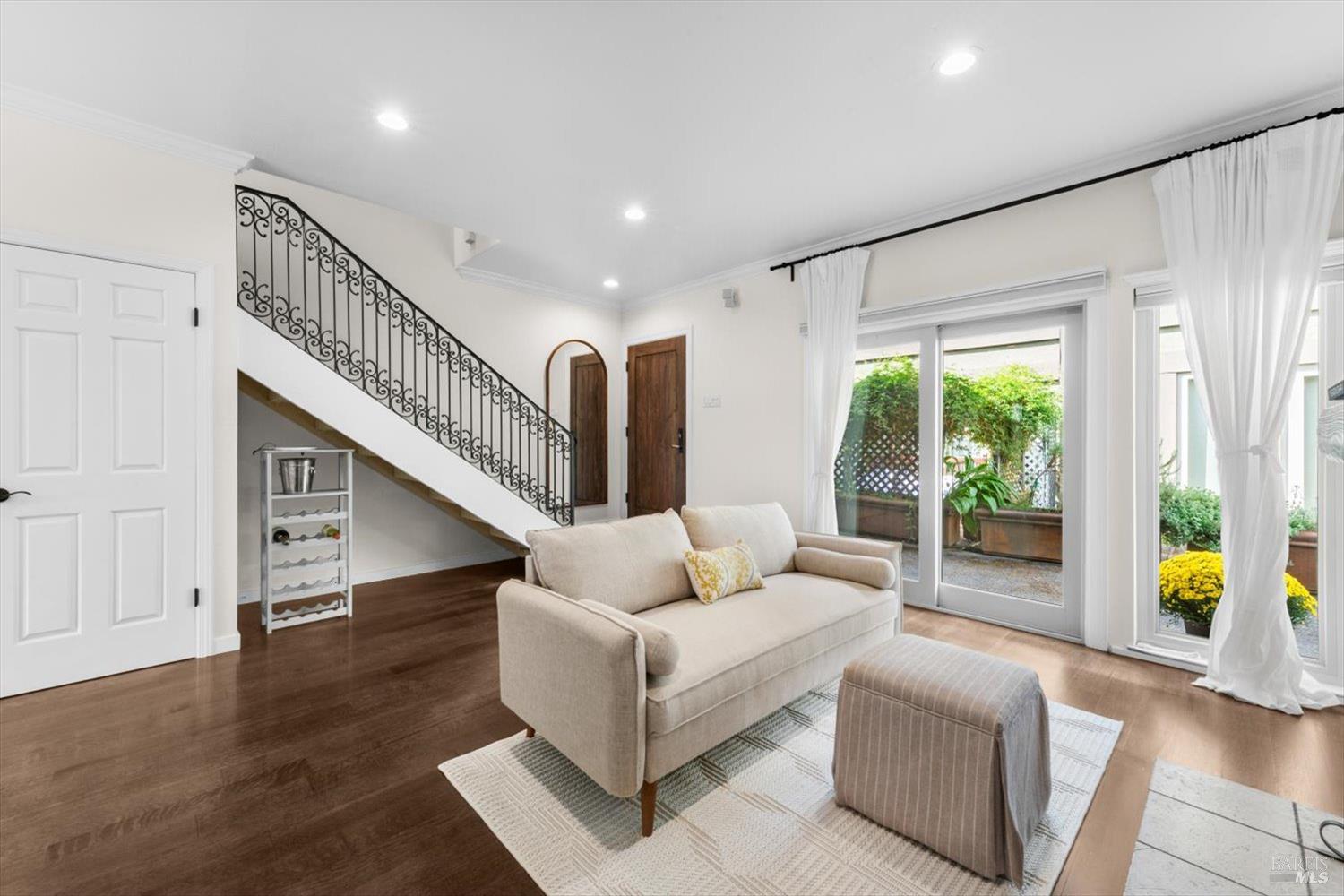 945 Hunt Ave