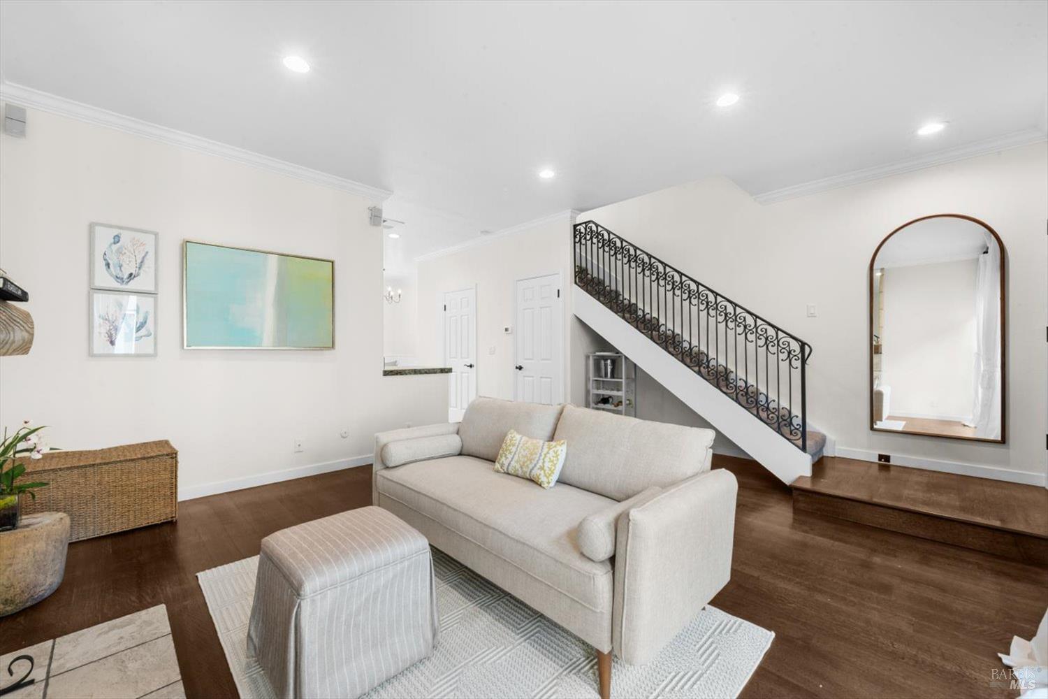 945 Hunt Ave