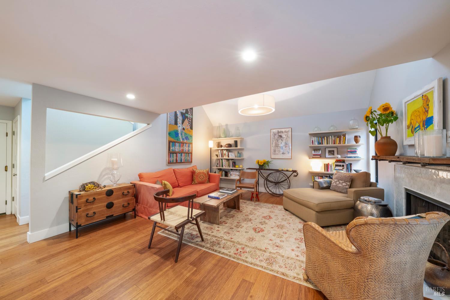 1430 Wallis Ct