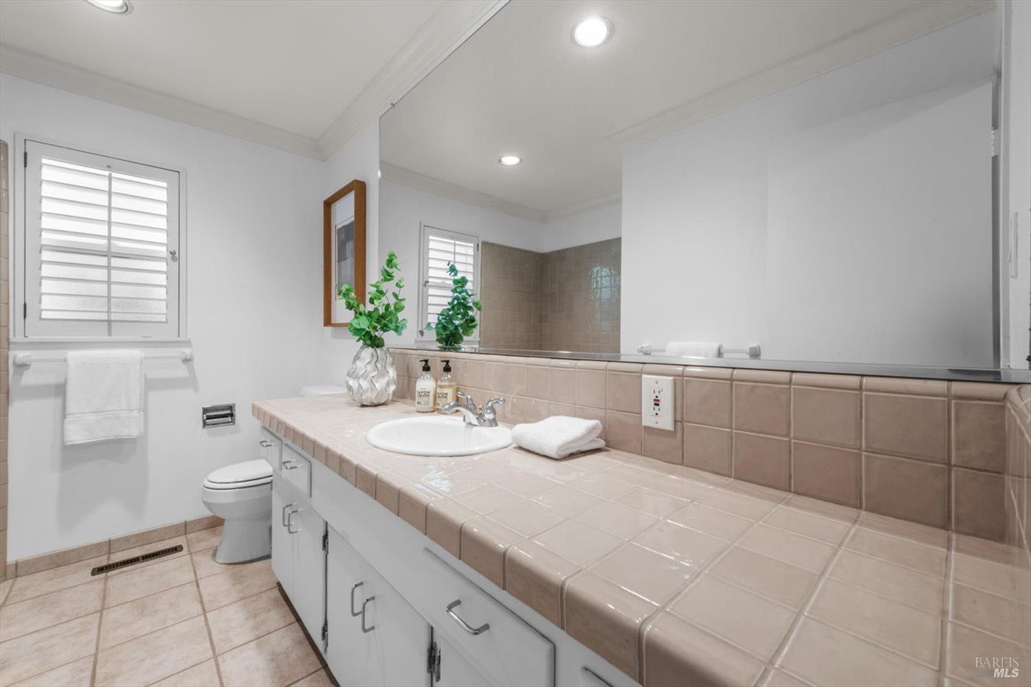 1841 Spring Mountain Road