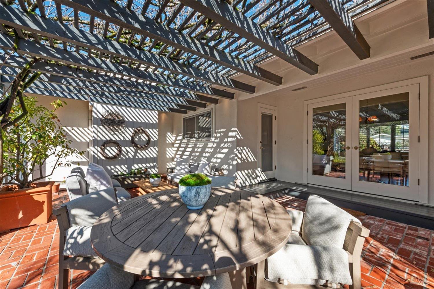 1841 Spring Mountain Road