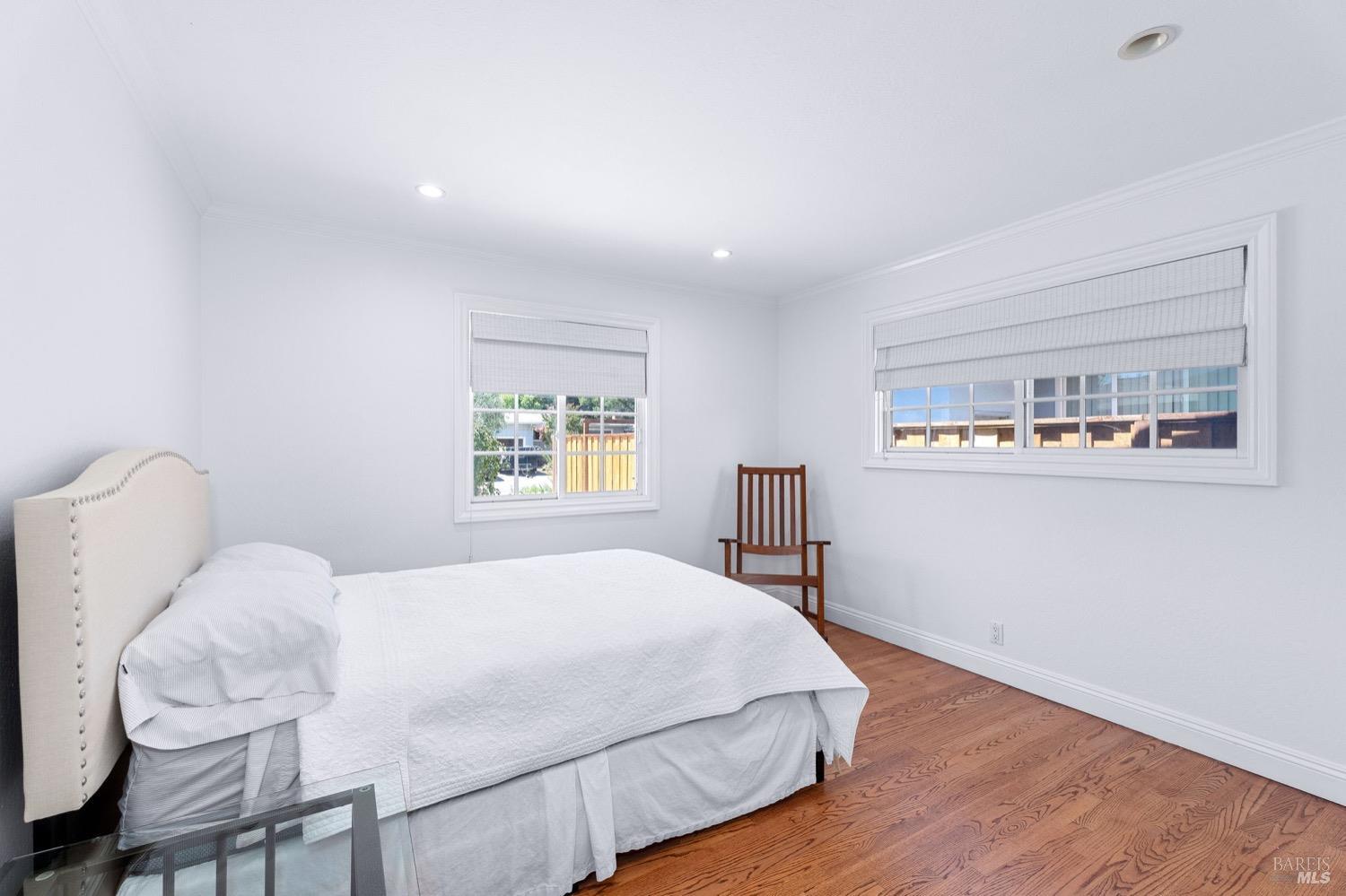 1040 Valley View Street