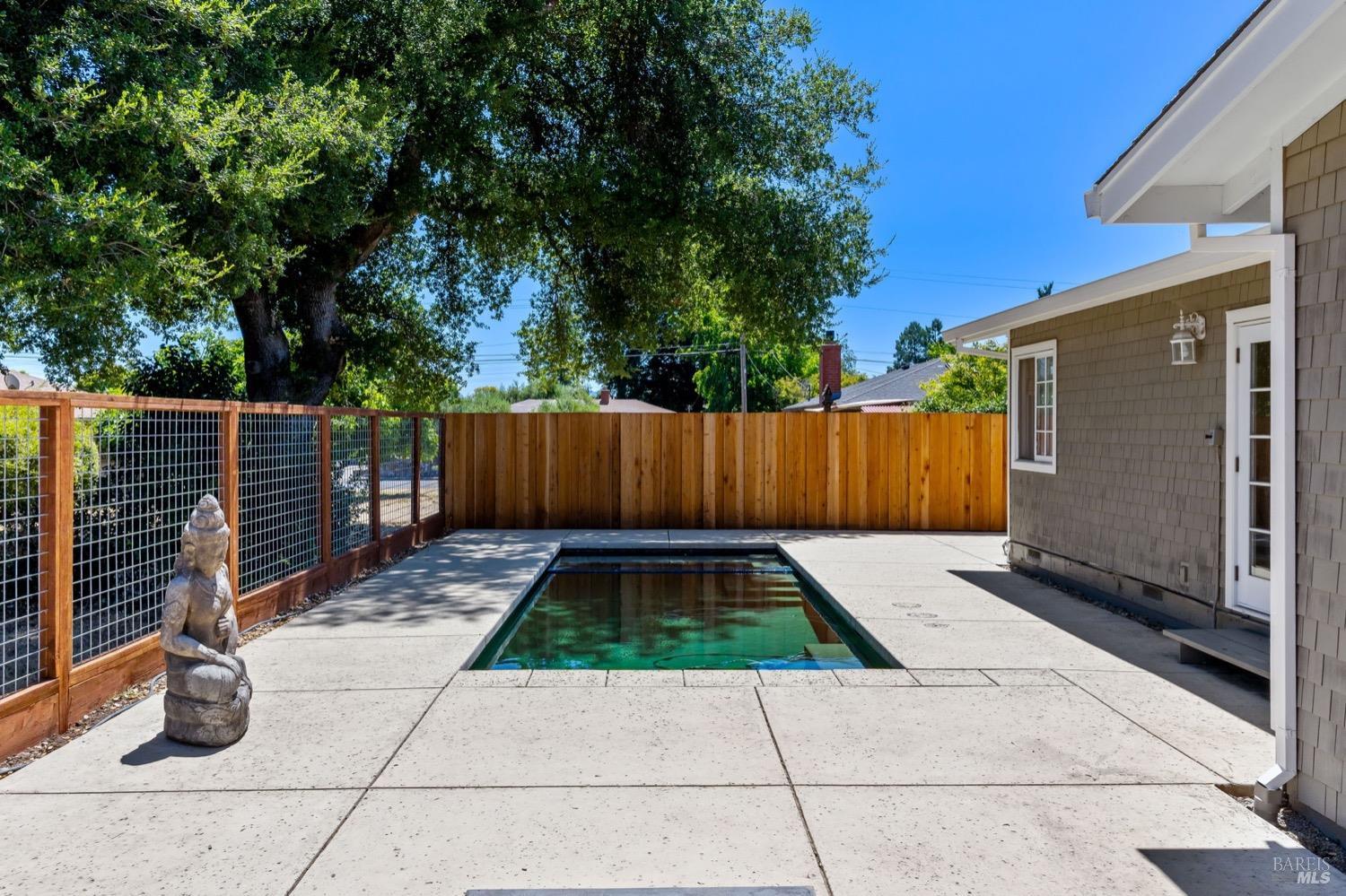 1040 Valley View Street