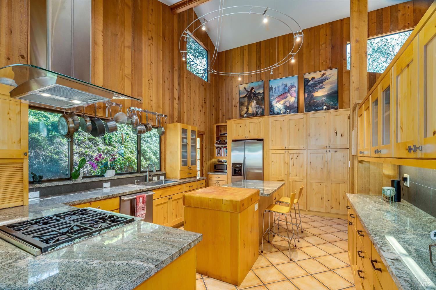 572 Montecito Boulevard