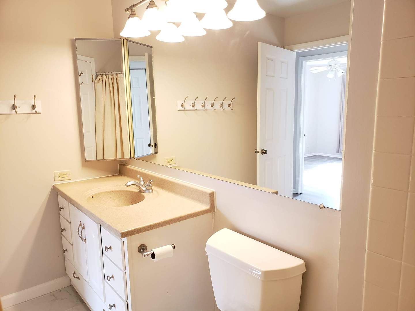 2743 Wayfaring Lane Unit: 19-D