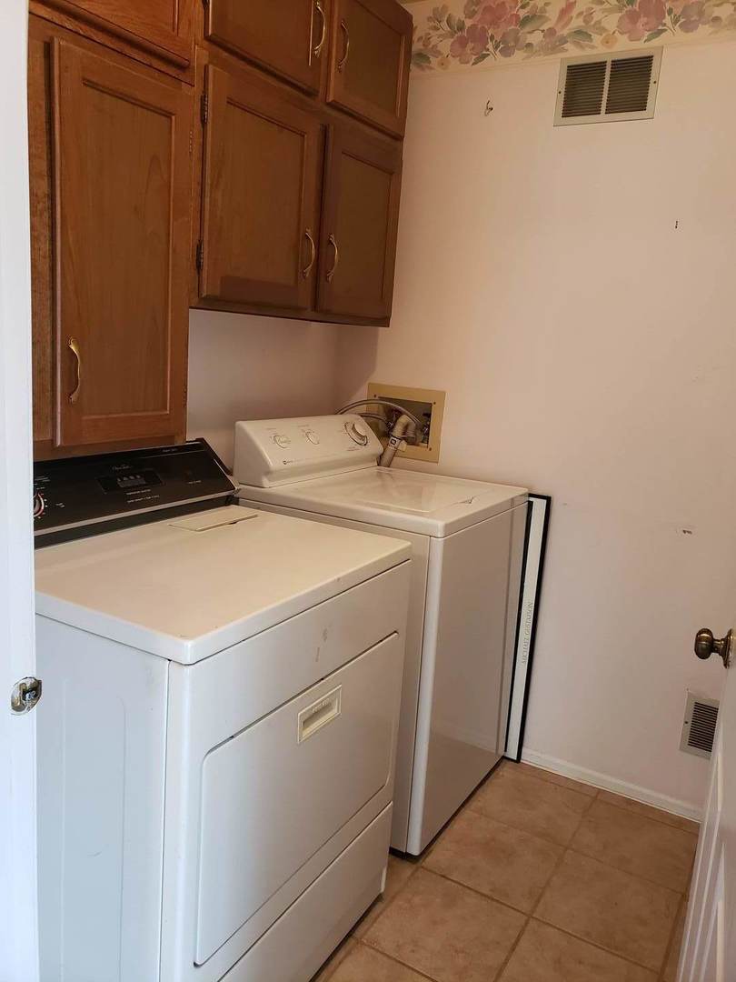 2743 Wayfaring Lane Unit: 19-D