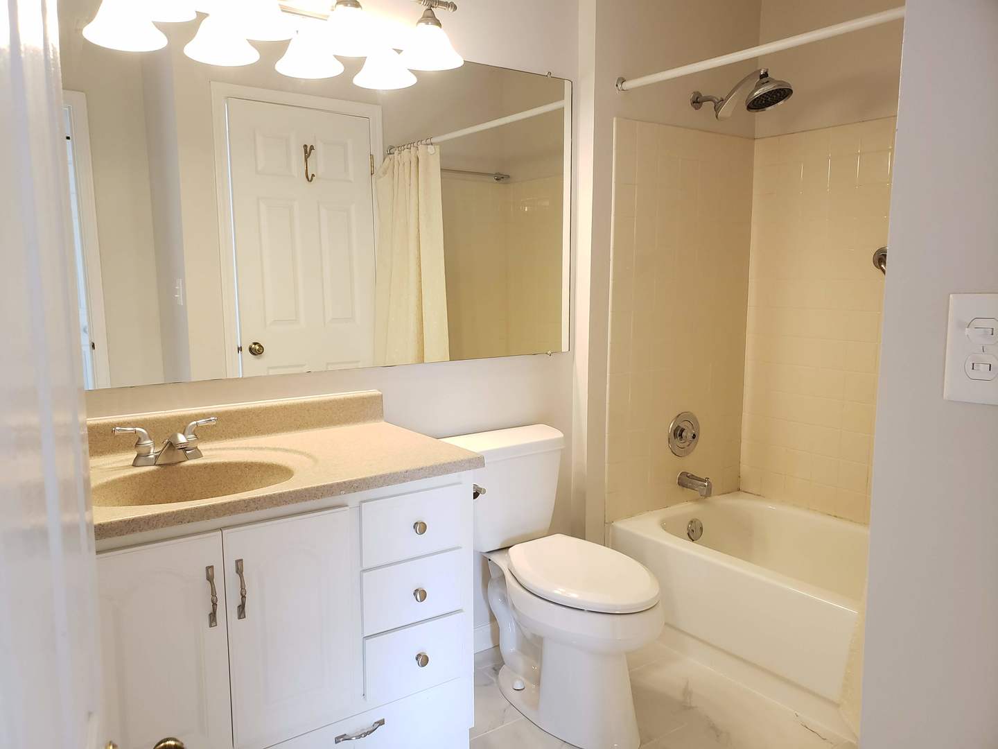 2743 Wayfaring Lane Unit: 19-D