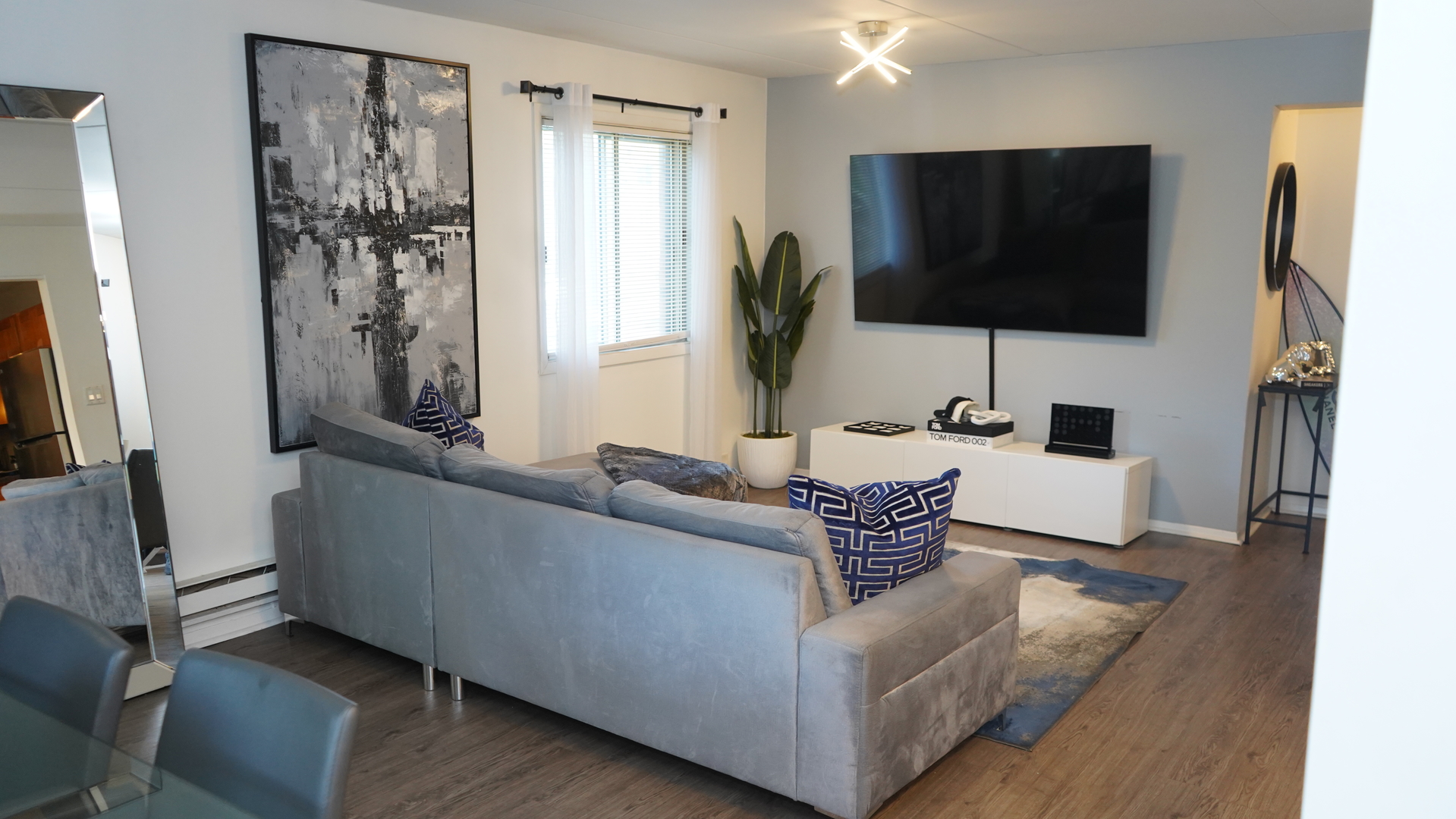 5333 Waterbury Way Unit: 504A
