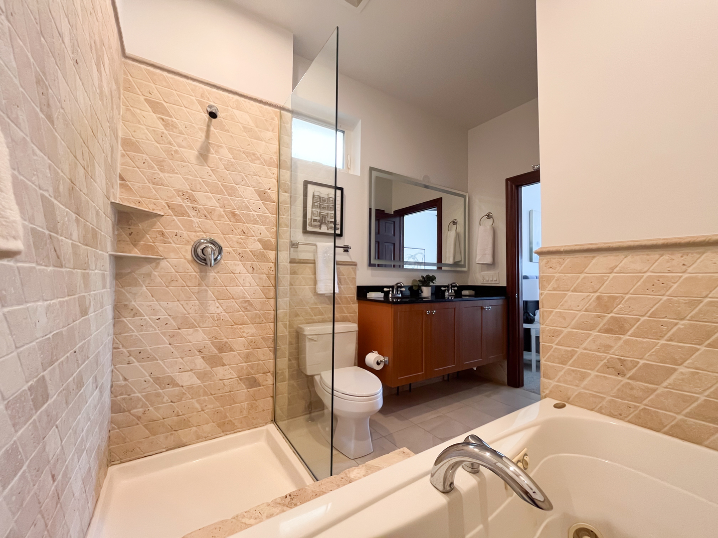 808 N Greenview Avenue Unit: 4A