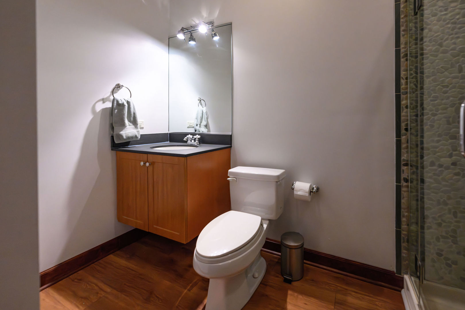 808 N Greenview Avenue Unit: 4A