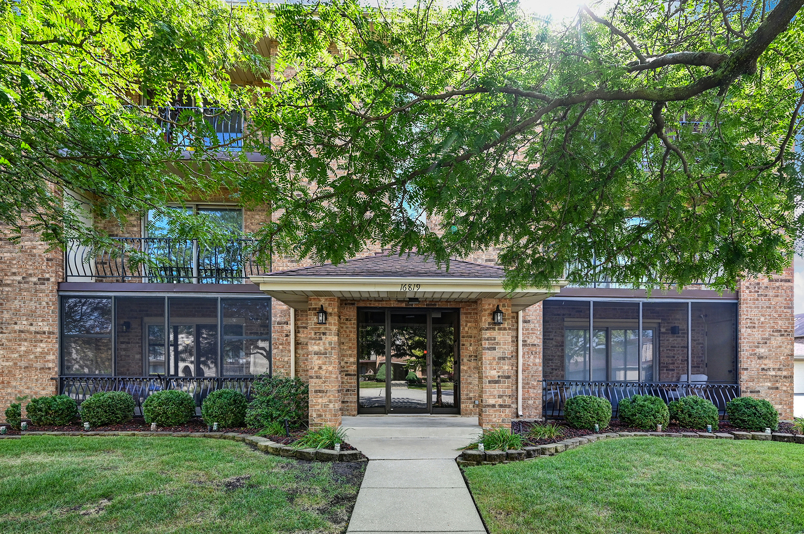 16819 81st Court Unit: 1N