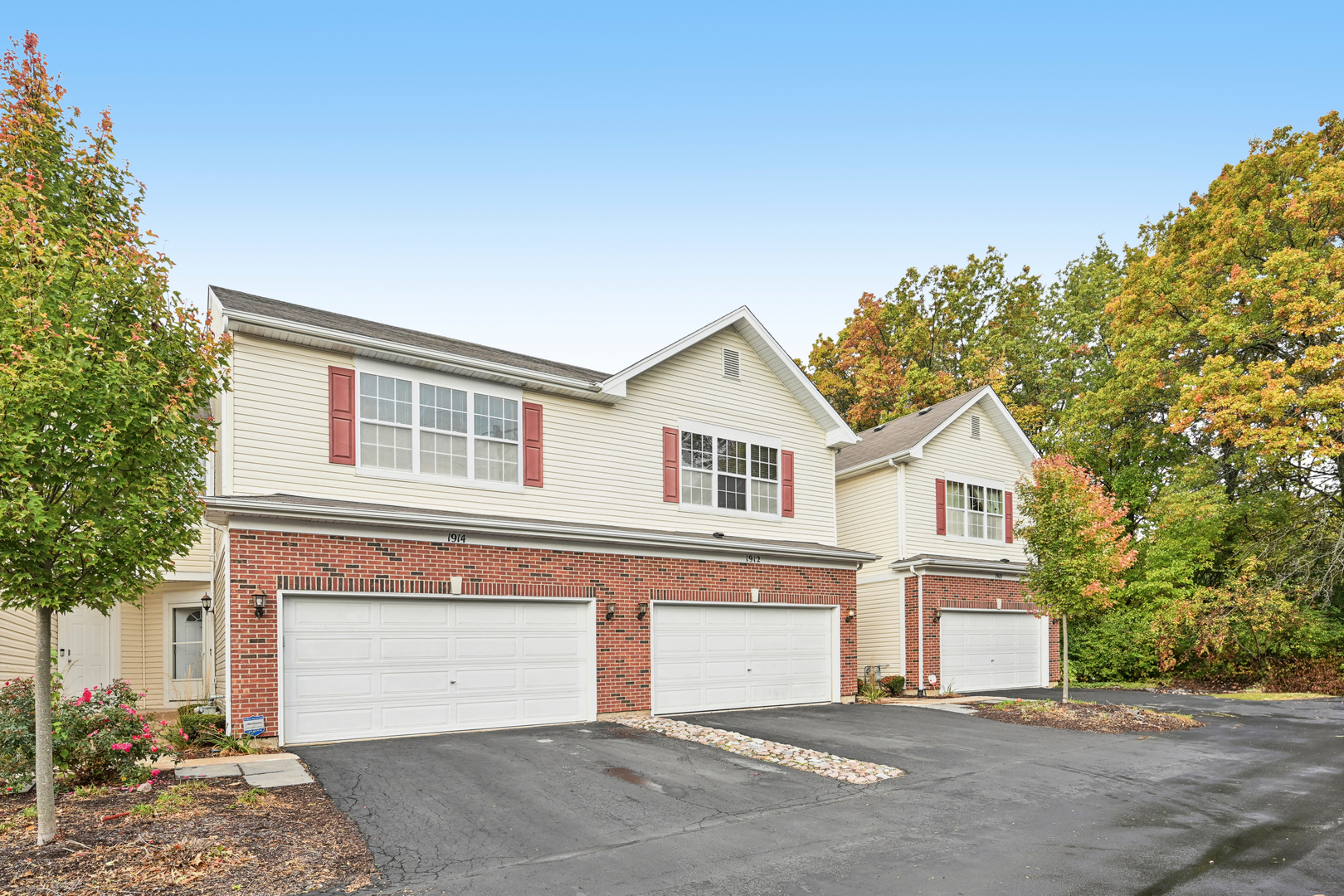 1914 W Cobblestone Road
