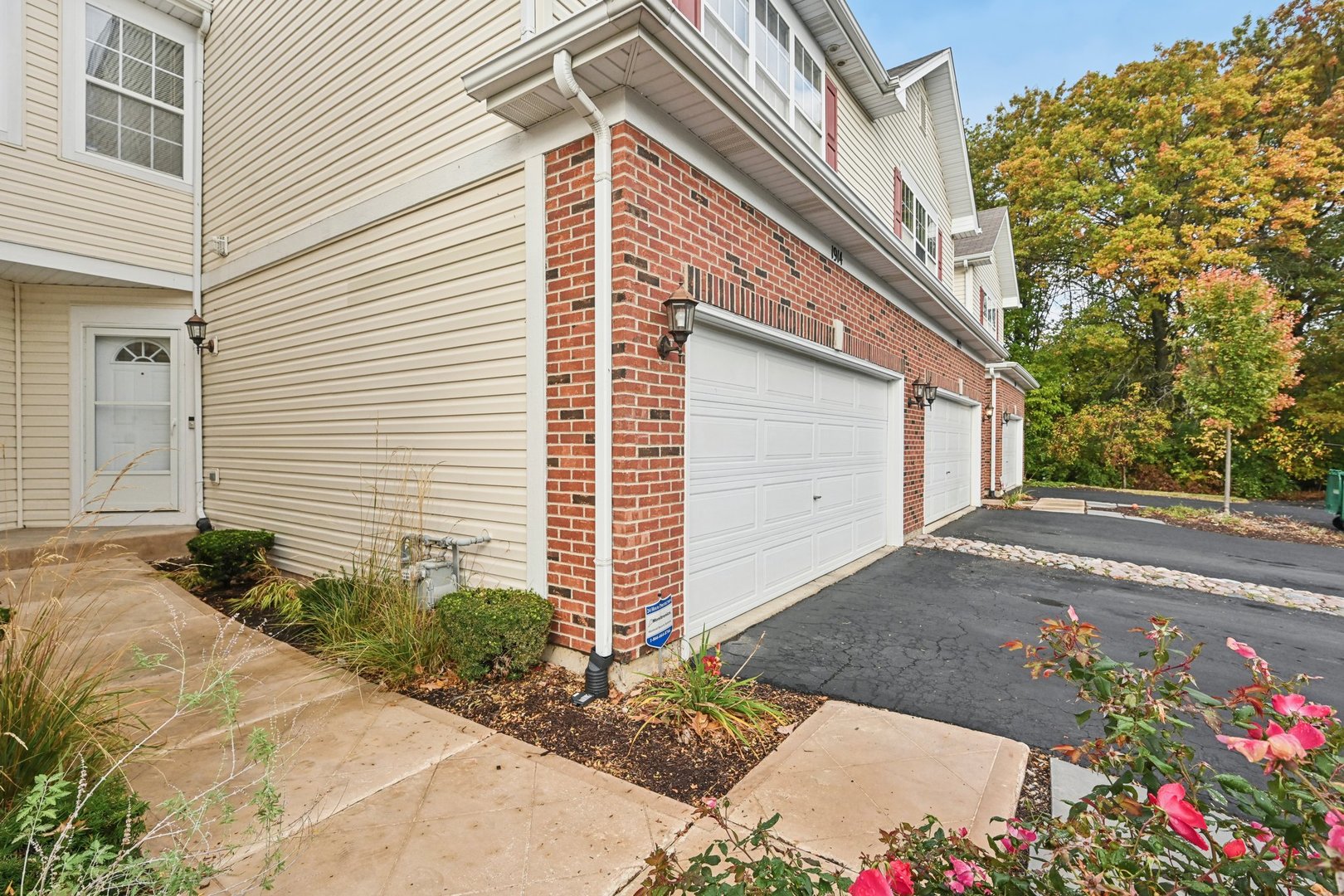 1914 W Cobblestone Road
