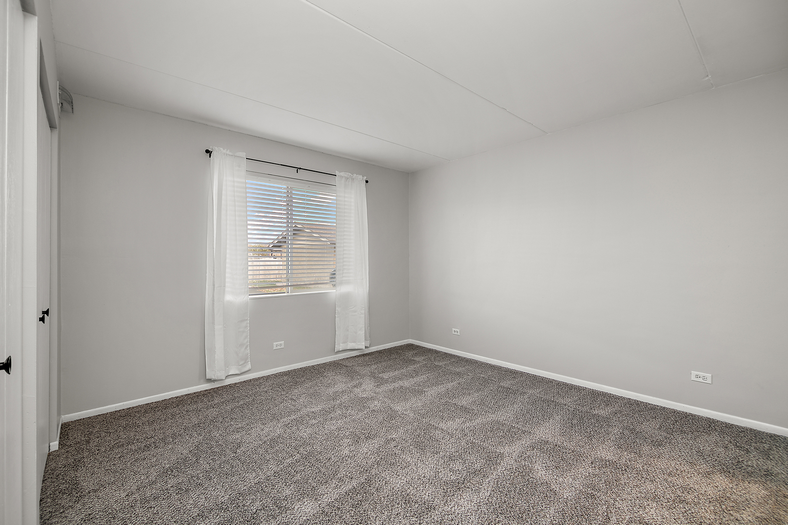 8154 168th Place Unit: 1-E