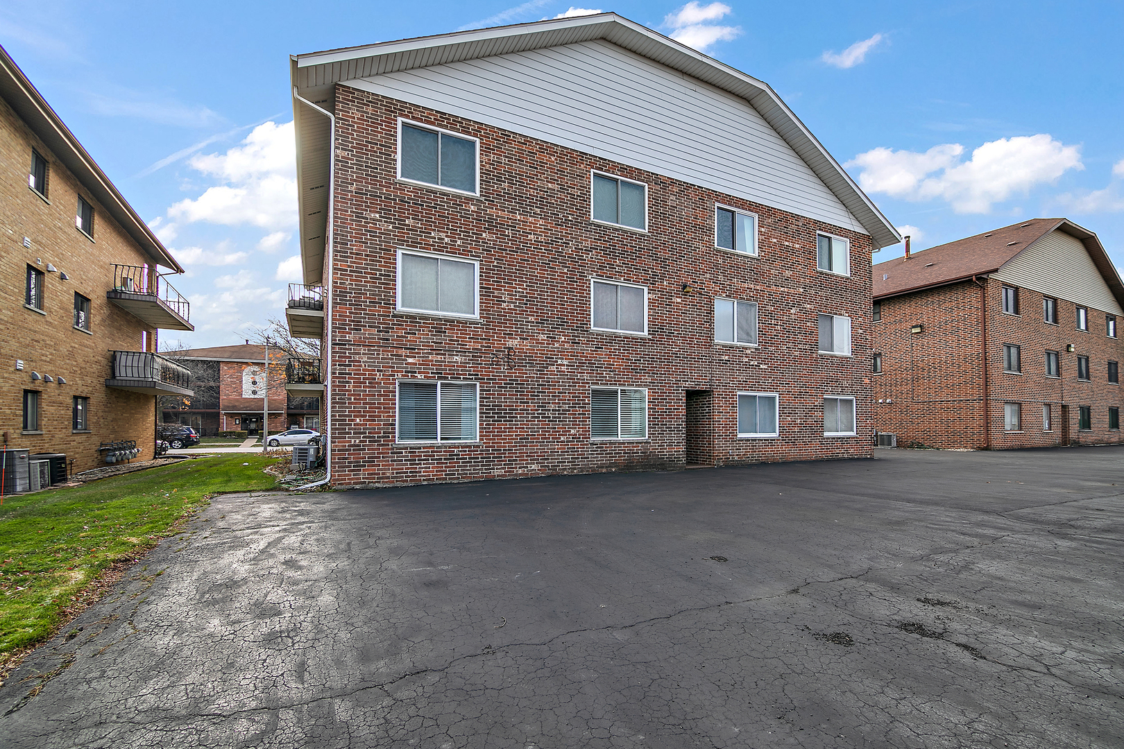 8154 168th Place Unit: 1-E