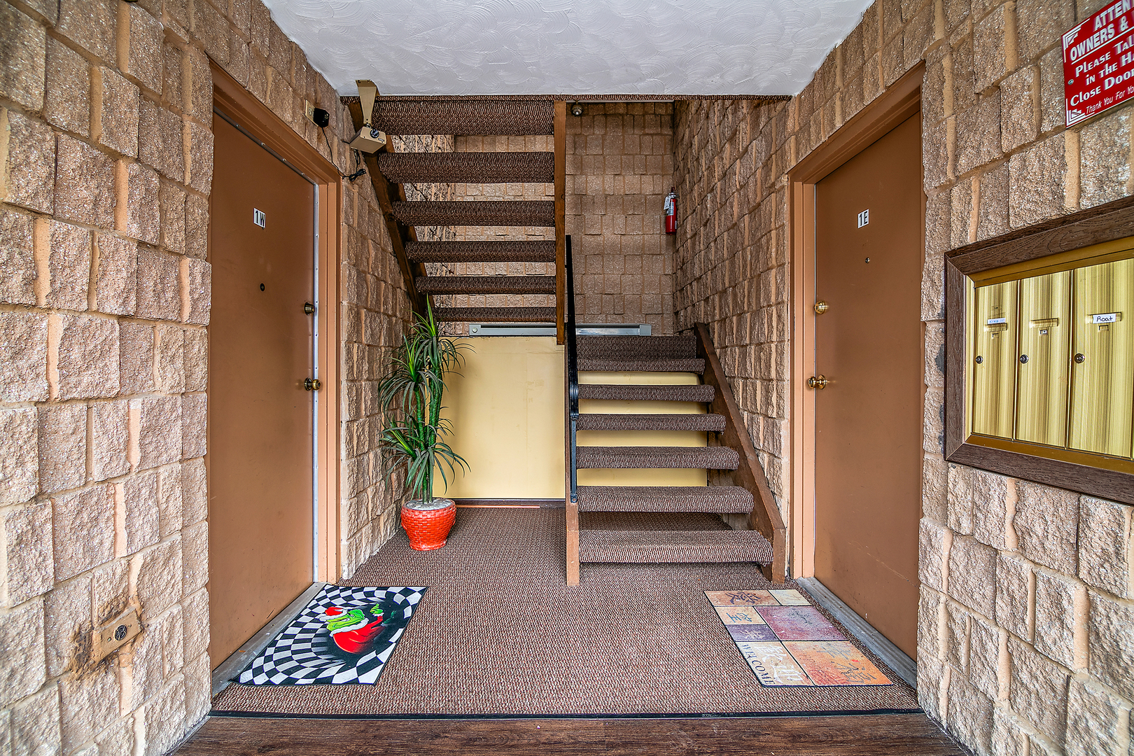 8154 168th Place Unit: 1-E