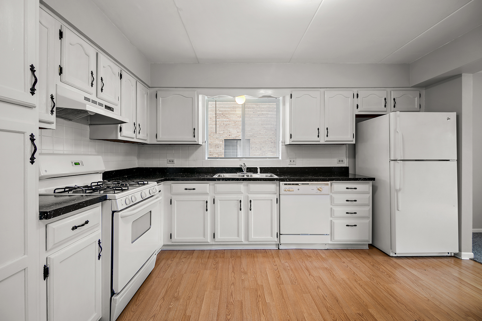 8154 168th Place Unit: 1-E