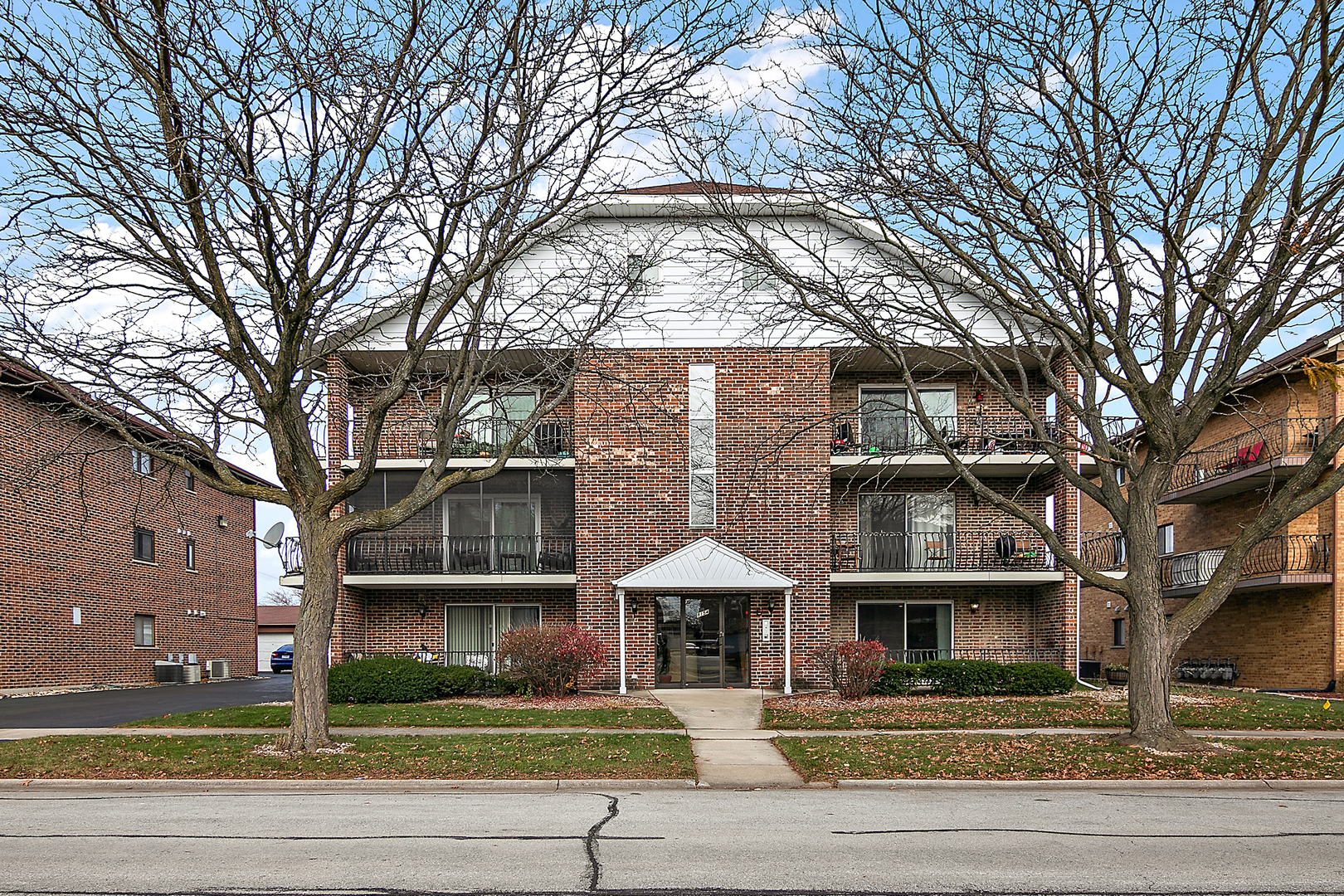 8154 168th Place Unit: 1-E